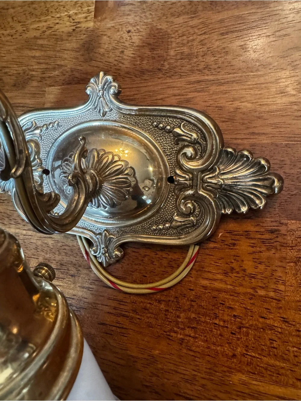 Vintage Brass Wall Sconce with Frosted Swirl Glass Shade